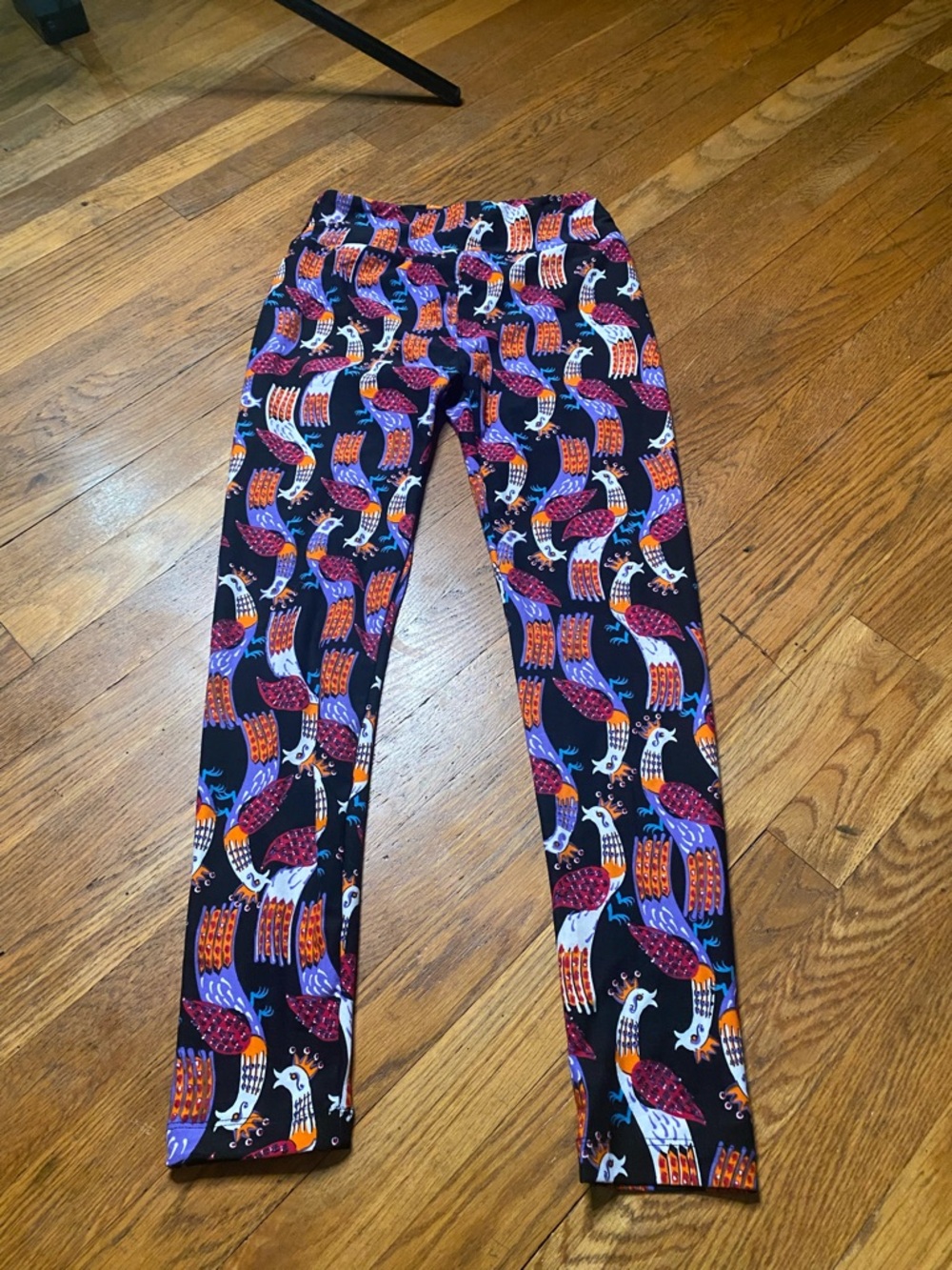 LulaRoe OS Black Peacock Bird Print Leggings Buttery Soft One Size - Picture 2 of 5